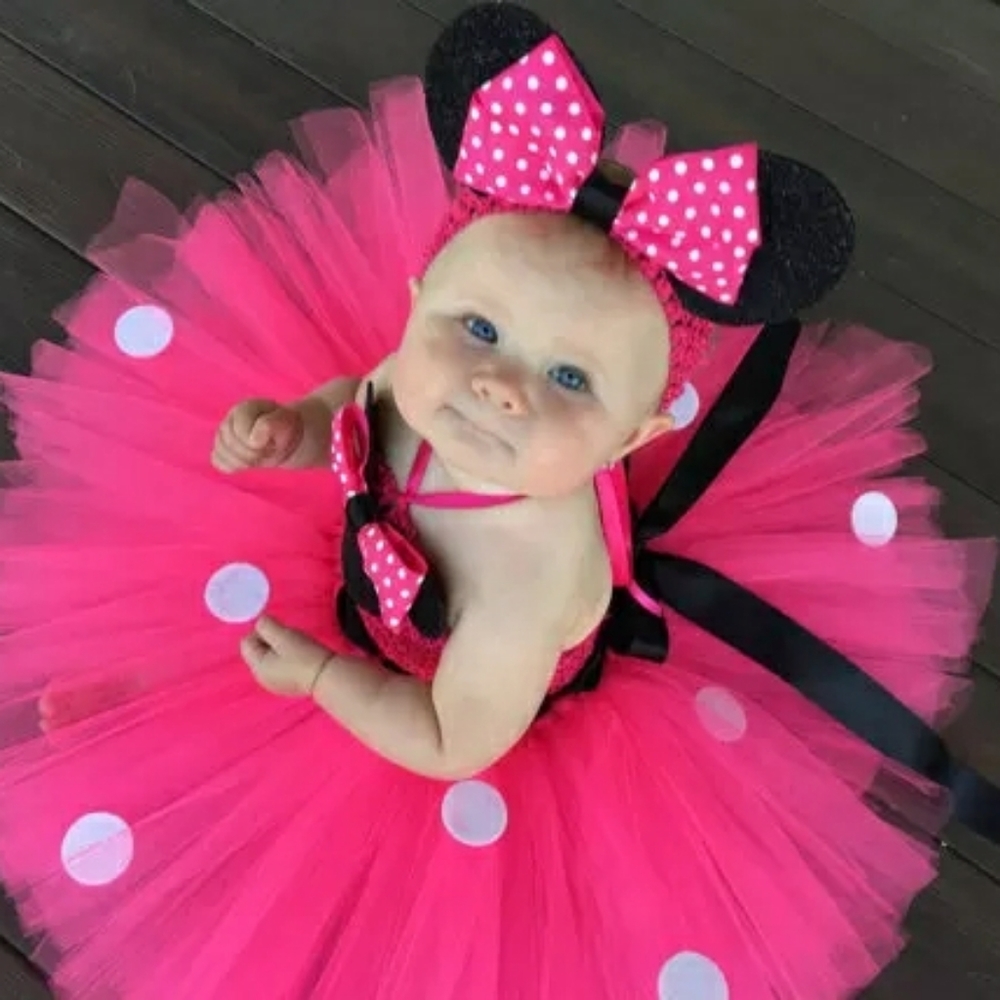 Cute pink and white outfit. 9 to 12 months